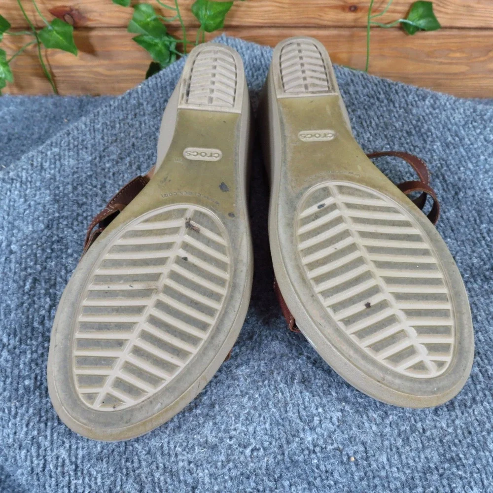 Crocs Leigh-Ann Women Wedge Sandal Size 11 Comfort Dress Brown Leather Strappy